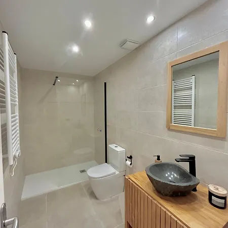 Luminoso Y Reformado A 1min De Playa *